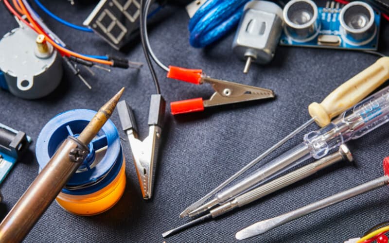O que ter em casa para fazer pequenas reformas e projetos