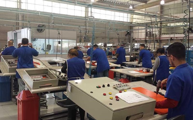 STECK oferece soluções personalizadas na montagem de quadros de distribuição e medição